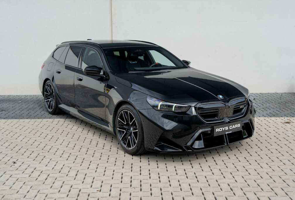 BMW M5 Touring PHEV FULL-OPTION/FULL PPF/BMW WARRANTY