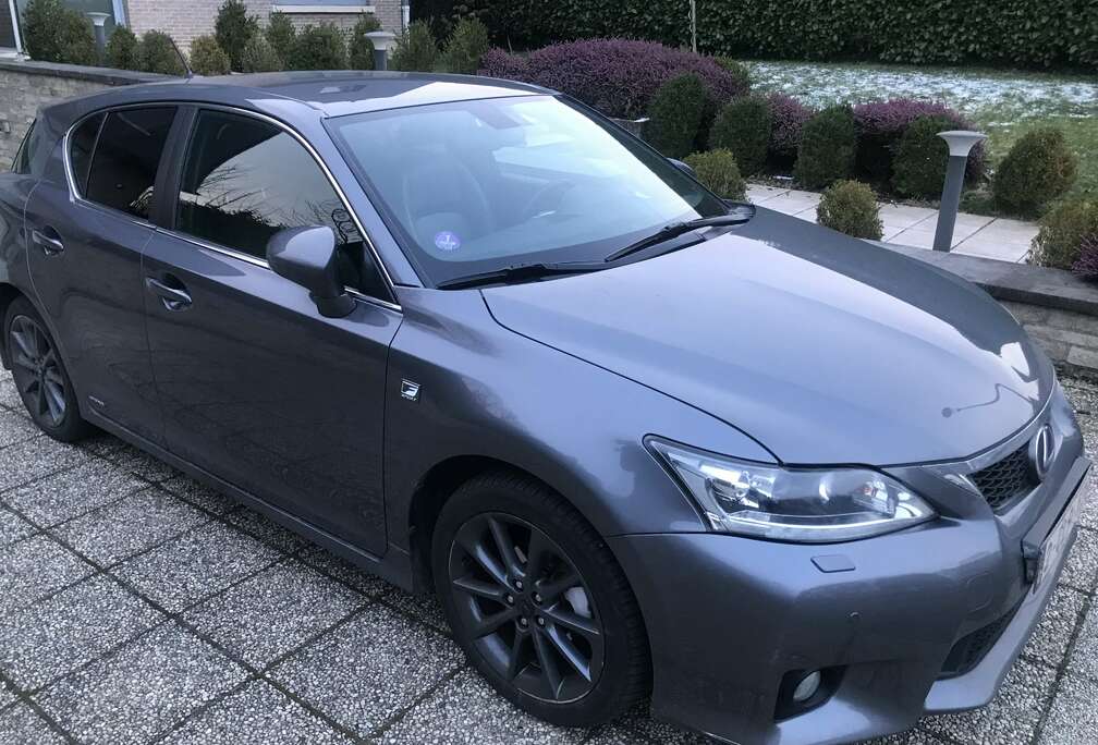 Lexus 1.8i F-Sport Line E-CVT