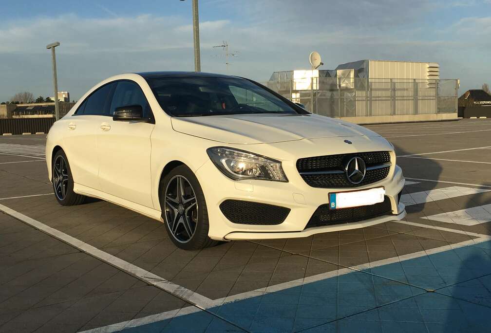 Mercedes-Benz CLA 220 CDI 7G-DCT AMG Line