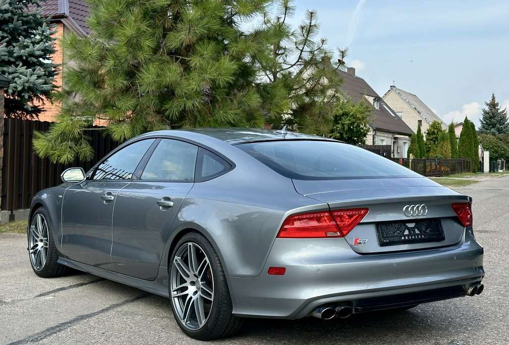Audi Sportback 4.0 V8 TFSI Quattro S tronic