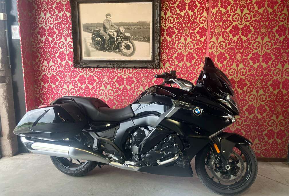 BMW K1600B bagger