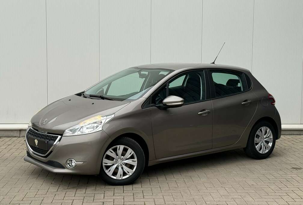 Peugeot  1.4 HDi GARANTIE Airco Navi Cruise PDC Isofix