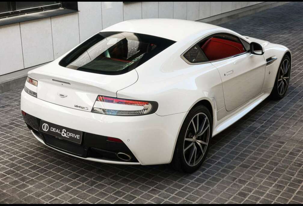 Aston Martin Vantage  S COUPE SPORTSHIFT IISTRATUS WHITE METAL