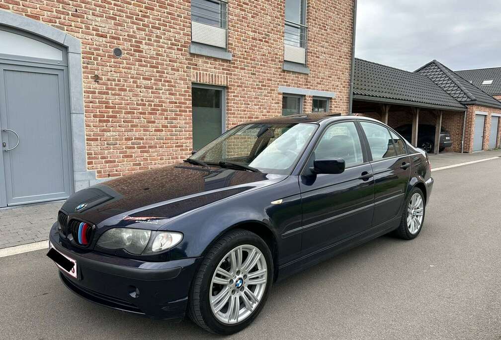 BMW 318i Pack * Xénon * Toit ouvrant **