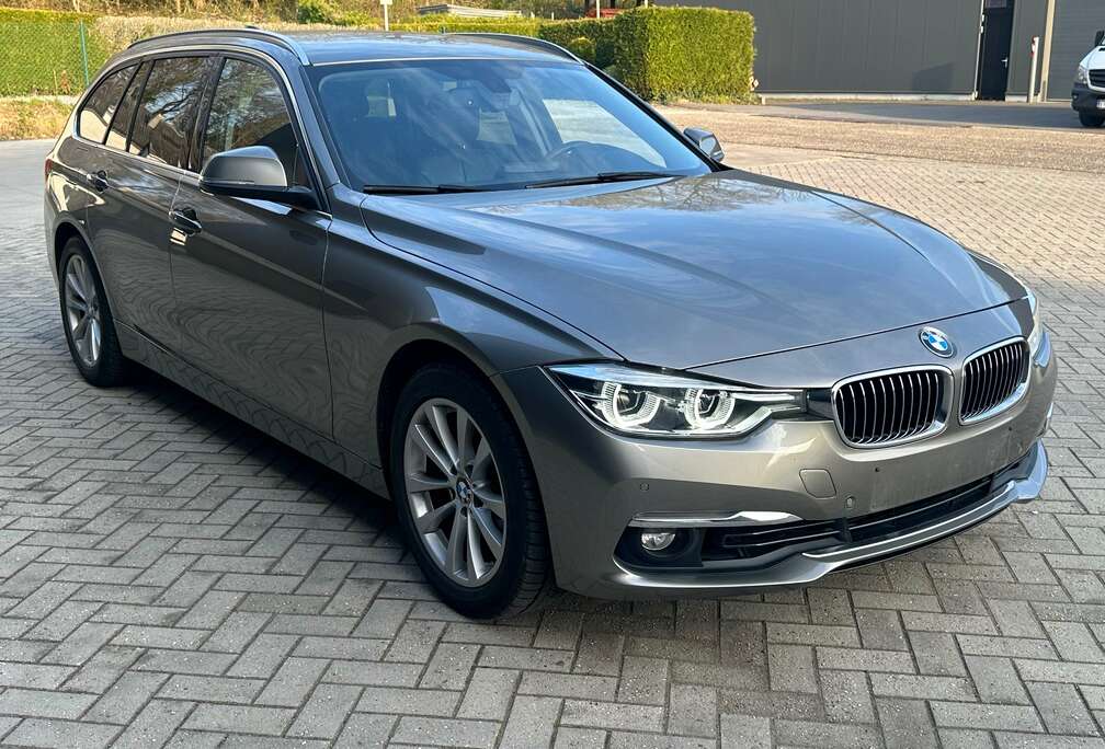 BMW Touring 318iA Automaat  Navi  LED  Parkeersensoren