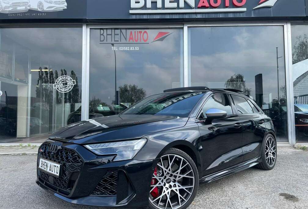 Audi RS3 Sportback 2.5 TFSI Quattro/Facelift/FUll options/Pano