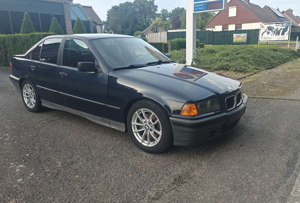 BMW 320i