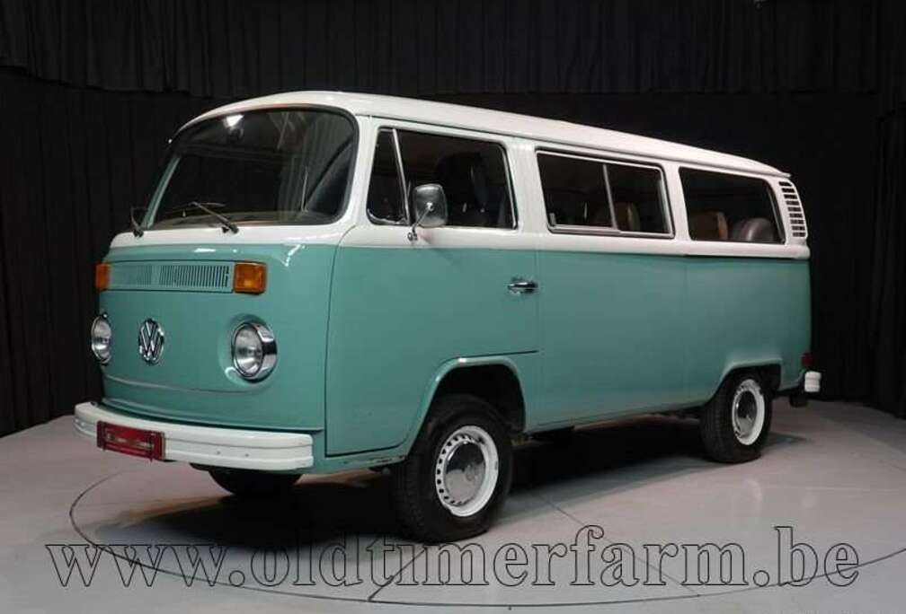 Volkswagen T2b \'78 CH8268