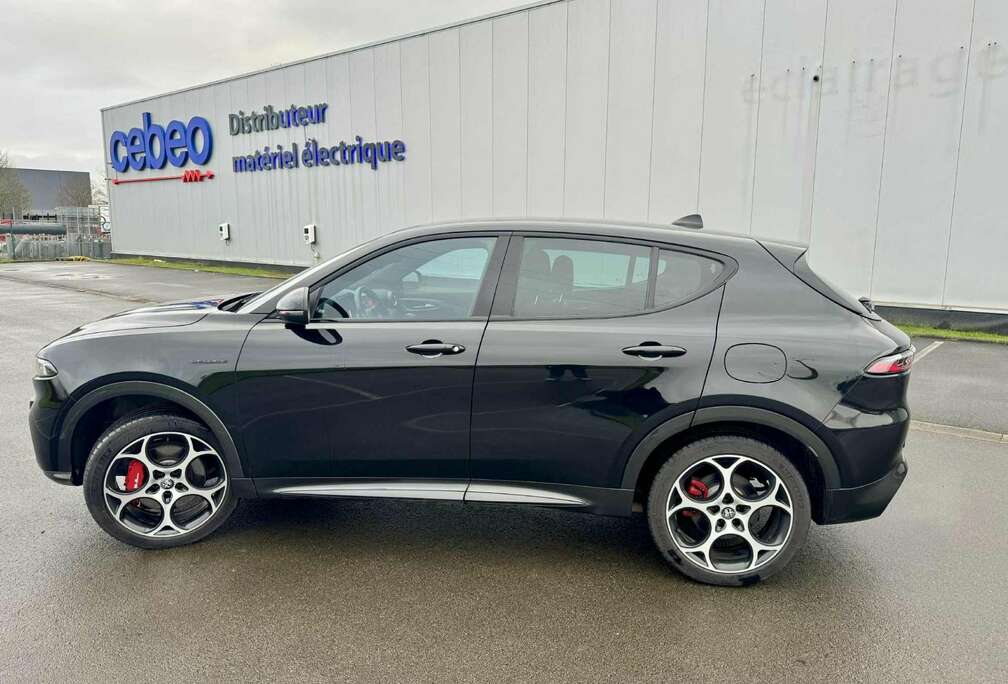 Alfa Romeo PHEV 1.3 Q4 Veloce (206 kW)