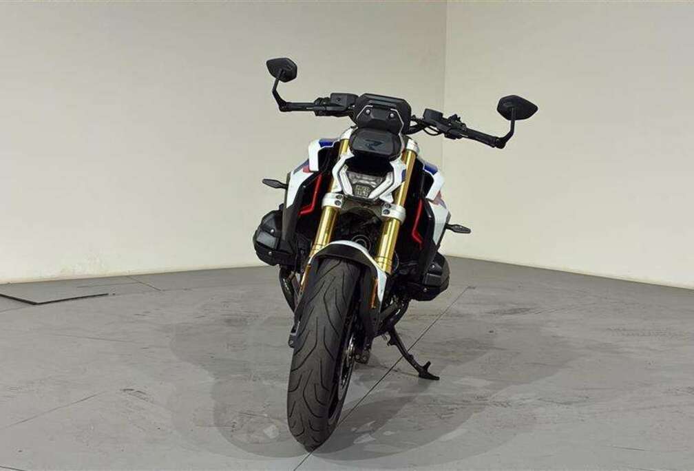 BMW 0
