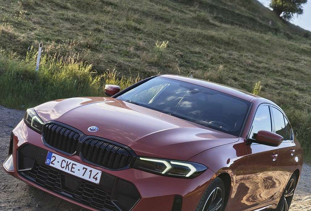 BMW 330e Berline PACK M 295CV ! T.O