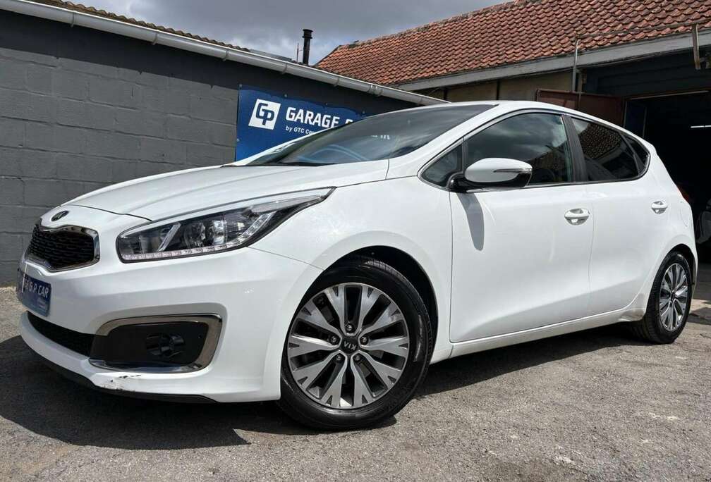 Kia 1.6 CRDi Navi Edition CAMERA  PDC  CLIM AUTO