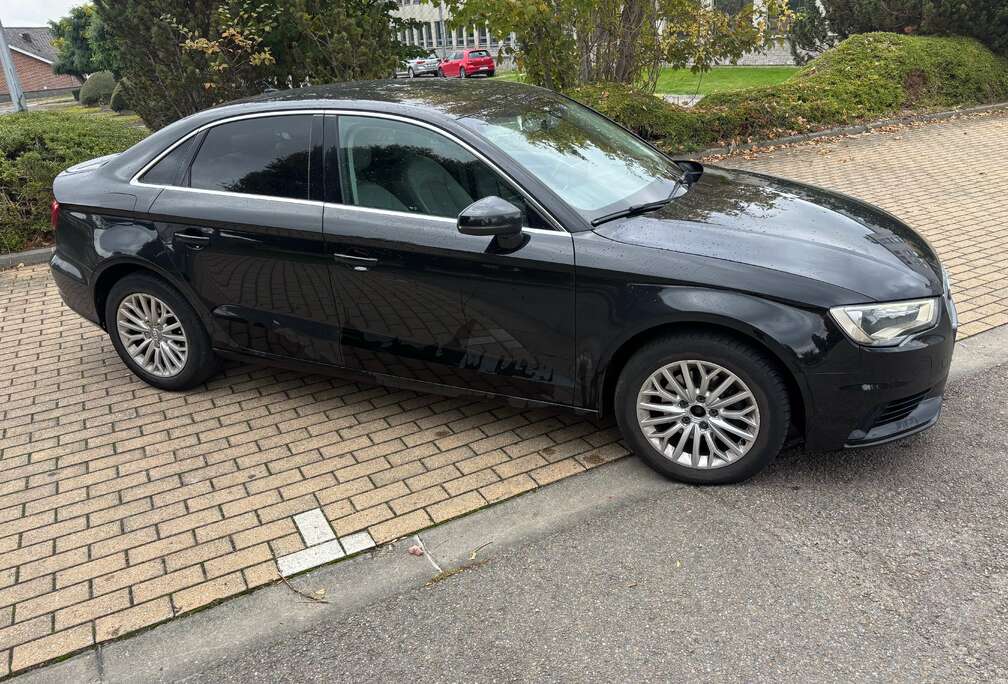 Audi A3 1.6 TDi Attraction S tronic