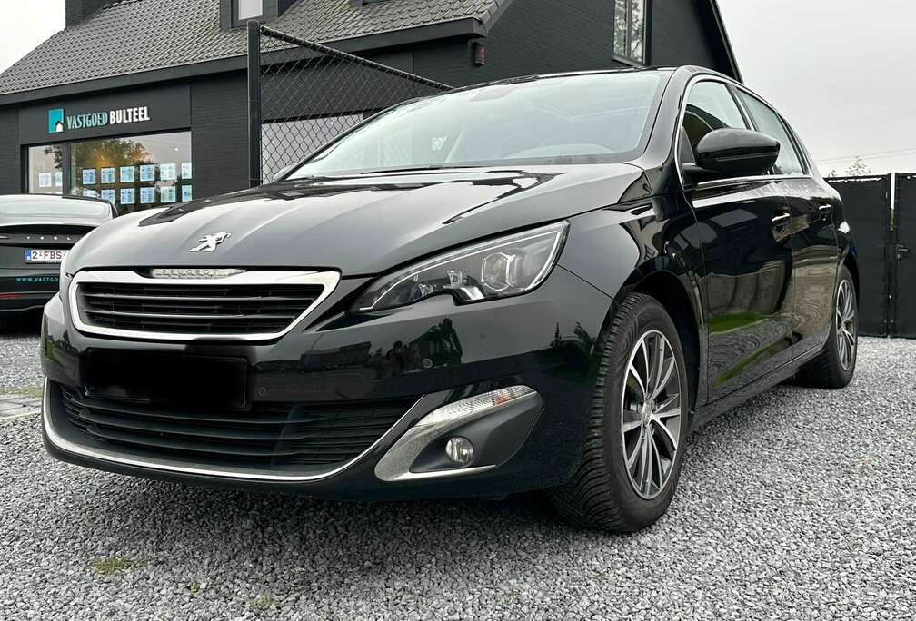 Peugeot 1.2 PureTech **GPS**Panorama dak**Camera**Xenon**