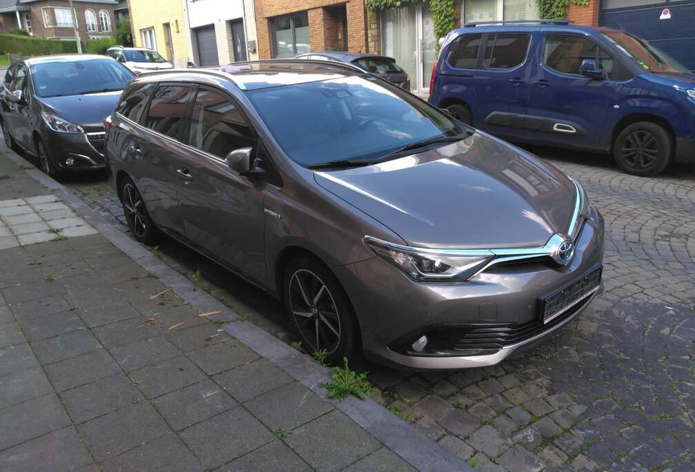 Toyota Auris+SW+1.8i+HSD+Comfort+E-CVT+(EU6.2)