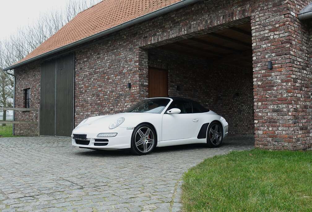 Porsche 997 carrera 4S 3.8i Tiptronic white sound machine