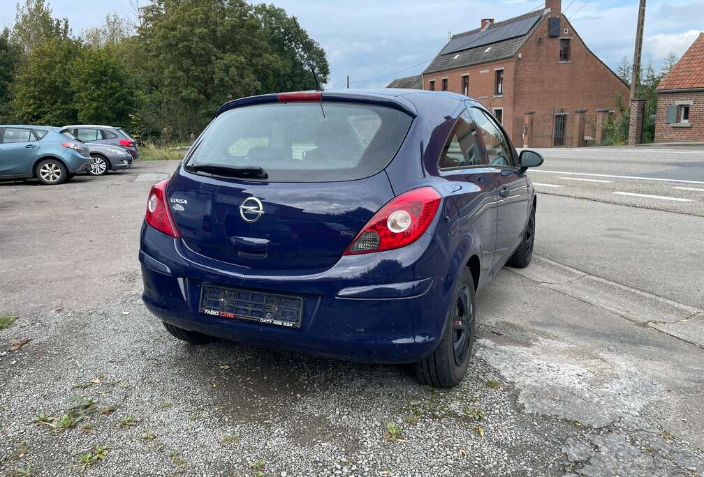 Opel Corsa+1.2i+Essentia