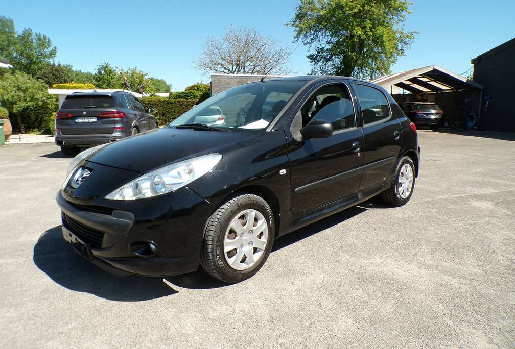 Peugeot 206+ 1.1i Airco/Garantie/Gekeurd