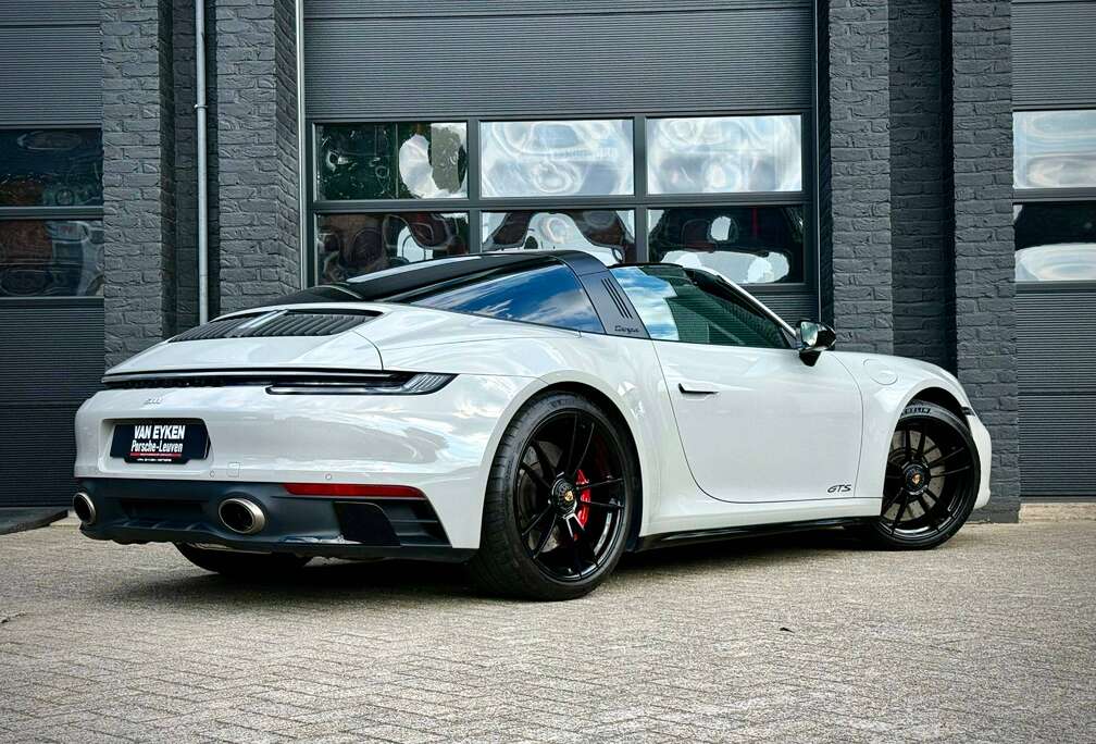 Porsche 911 * TARGA * Carrera 4 GTS Coupé 3.0 * Sport / Bose / Top config!