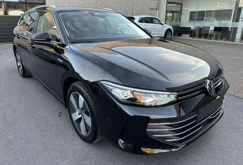 Volkswagen 1.5 eTSI DSG Business | Trekhaak | 360° front- en achter camera | Massage + verwarming stoelen | Sfeerverlichting