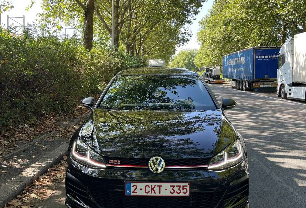 Volkswagen  TCR  Akrapovic  Dynaudio  Camera  Pano