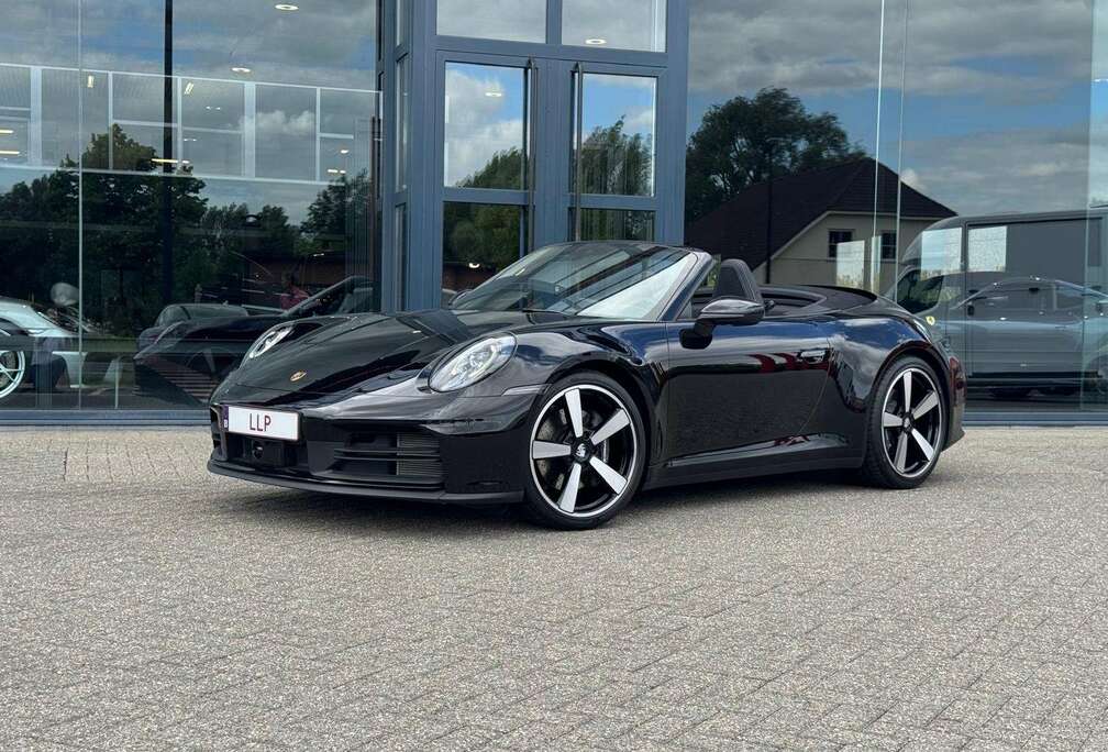 Porsche 911 Cabrio New Model 2025 Full option  As new