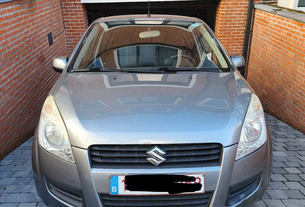 Suzuki prêt à immatriculé 1.1 essence