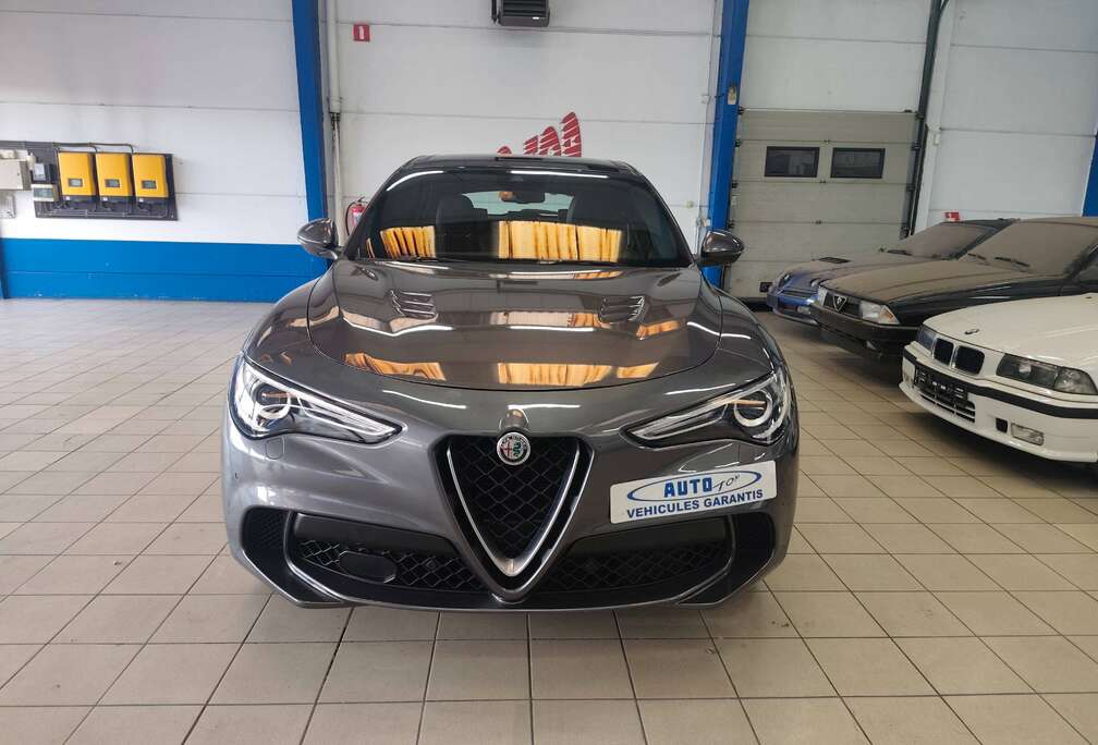 Alfa Romeo Stelvio 2.9 T V6 AWD Quadrifoglio (EU6d-TEMP)