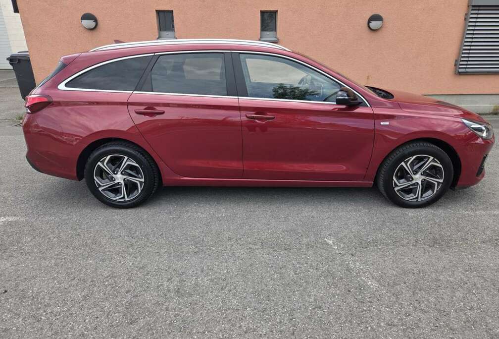 Hyundai SW 1.6 CRDI 136 CV BVA Garantie 12 Mois