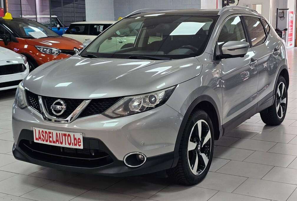 Nissan Qashqai 1.2 DIG-T Boîte Auto 1ière Main Toit Pano Caméra 360 Front et Line Assist Gps Attache Régulateur de Vitesse