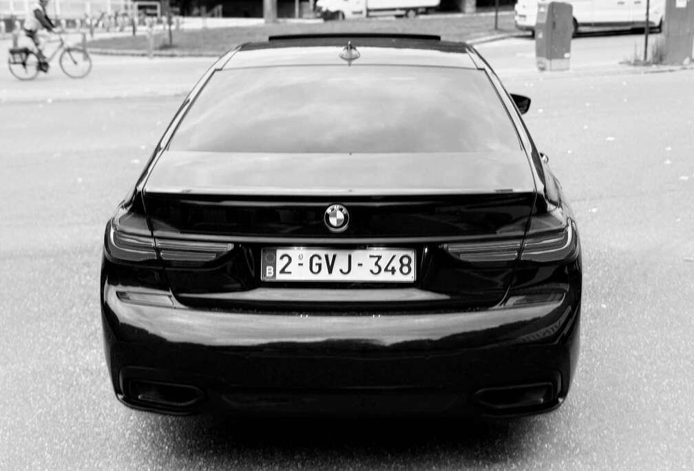 BMW 740eAS Plug-In Hybrid (240 kW)