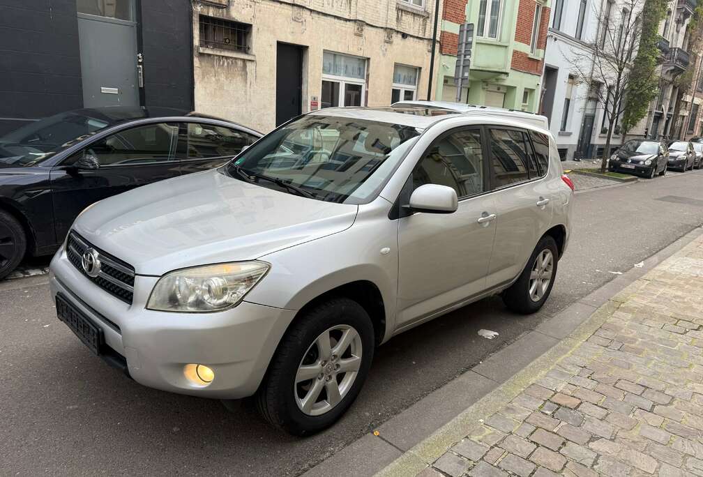 Toyota 2.0i STD