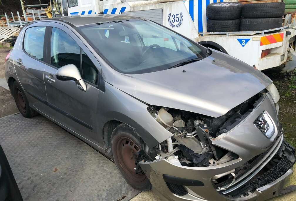 Peugeot 308 1.6 HDi  ACCIDENT