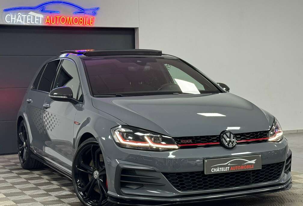 Volkswagen TSI TCR Full Options Volant Carbon Toit Led 12 mois garantie