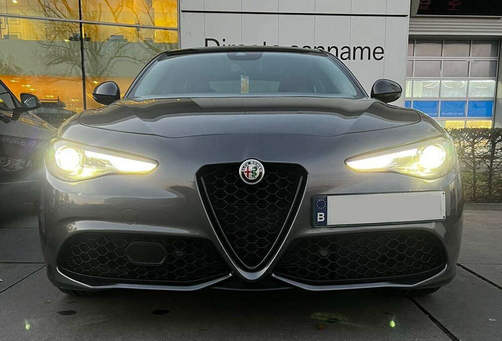 Alfa Romeo Giulia 2.0 Turbo 16V AT8-Q4 Veloce