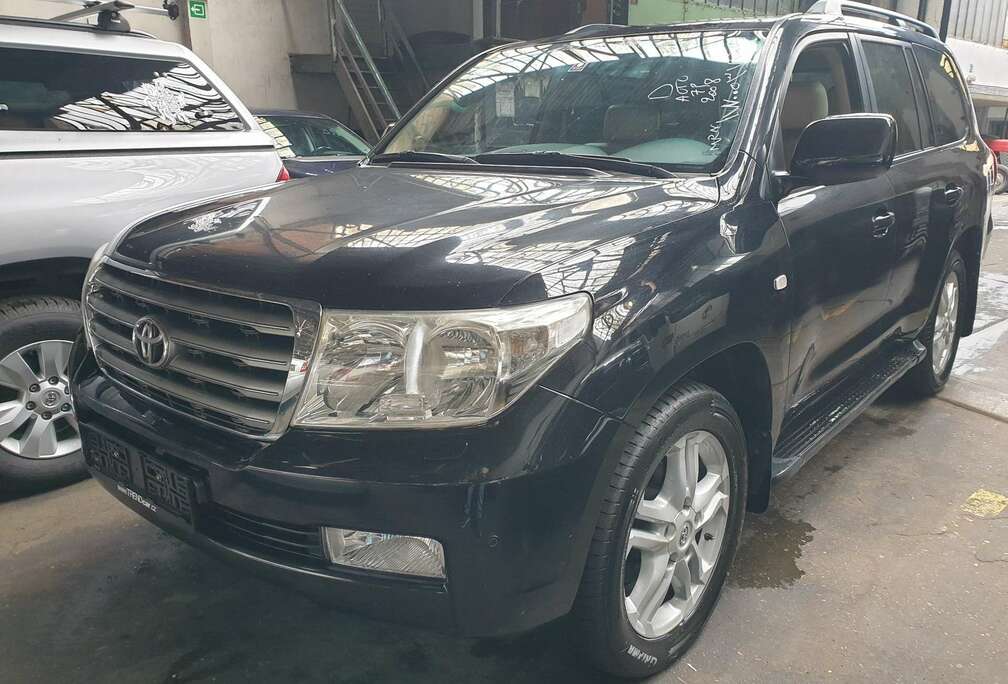 Toyota Landcruiser 4.5 D-4D V8 VX 7pl. DPF