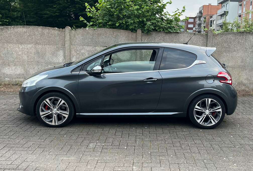 Peugeot 208 1.6i GTi