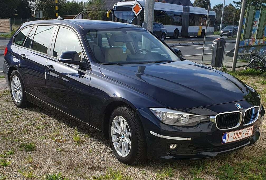 BMW 318d xDrive Touring Luxury Line