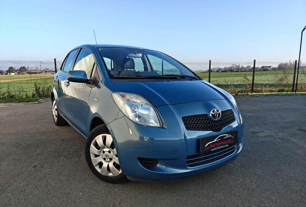 Toyota Yaris 1.3i VVT-i 16v Linea Sol - AUTOMAAT - AIRCO