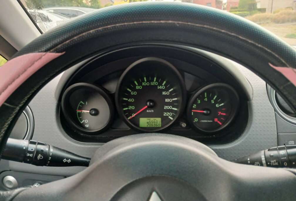 Mitsubishi Colt 1.3i 16v Inform Feel