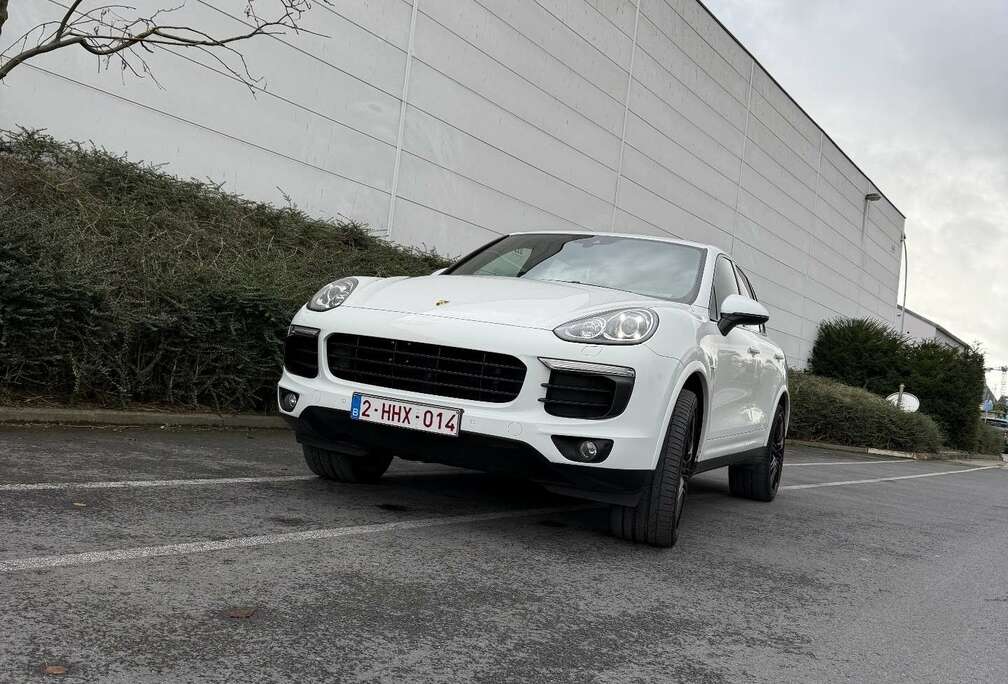 Porsche S Hybrid Tiptronic