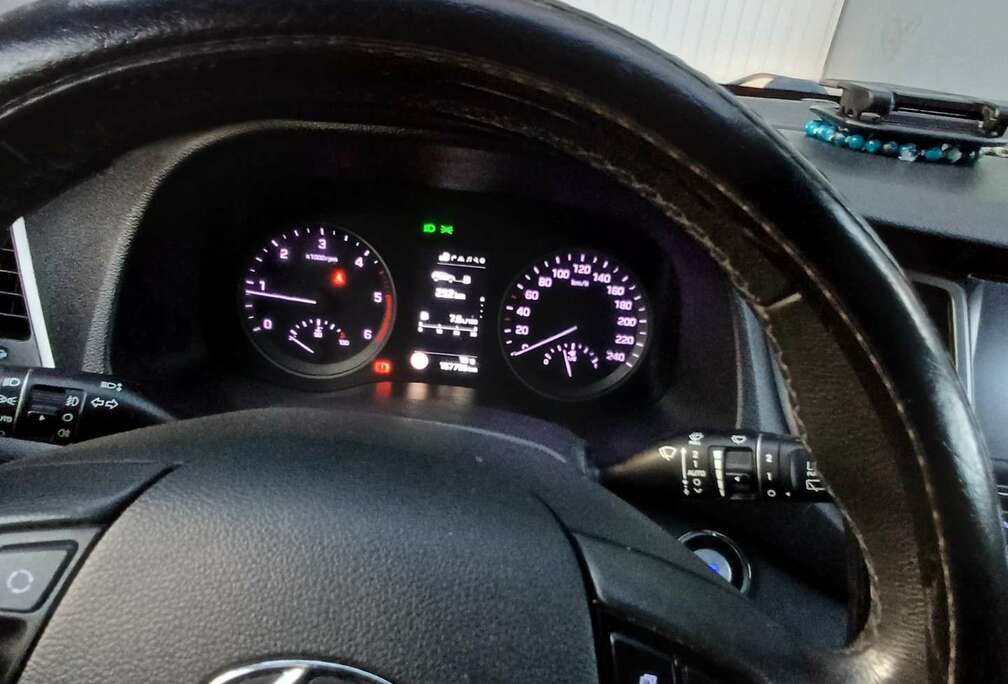 Hyundai 1.7 CRDi 2WD Premium ISG