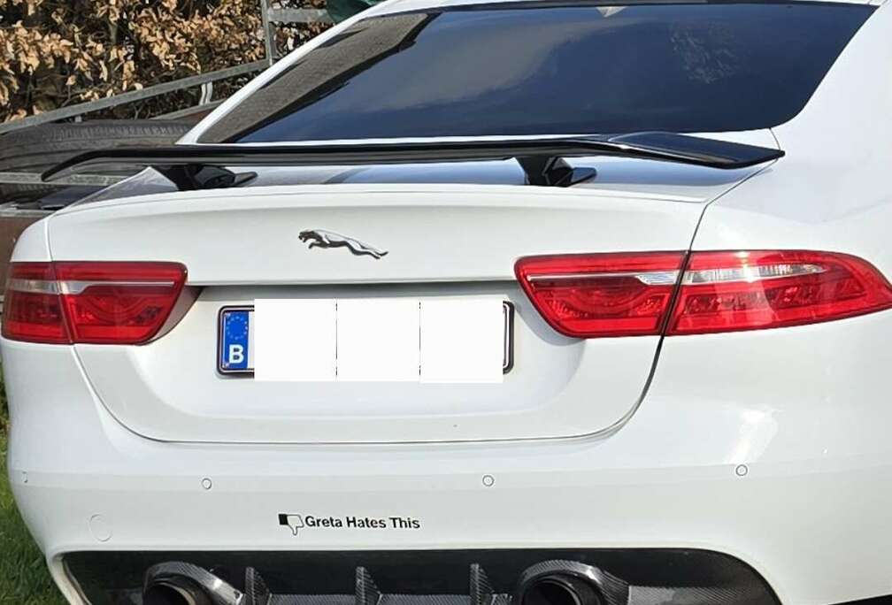 Jaguar XE 2.0 T R-Sport