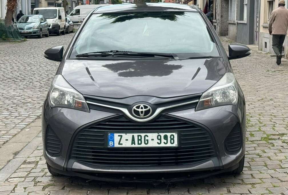 Toyota Yaris 1.33i VVT-i C. and pack Two-Tone