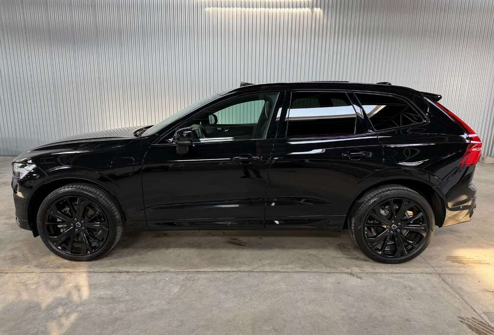 Volvo XC60 2.0 T6 PHEV AWD Plus Black Edition Pano 21\