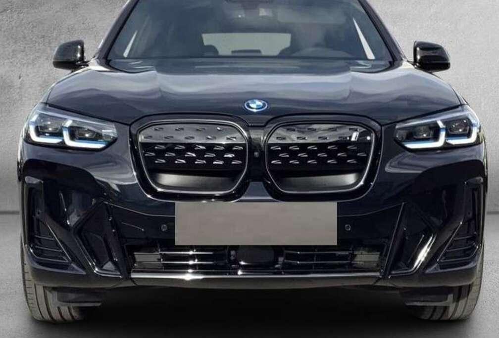 BMW 74 kWh iX3