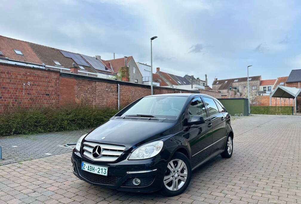 Mercedes-Benz B 200