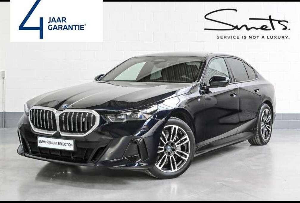 BMW M Pack-xDrive-Trekhaak-Bowers-HUD-Driving PRO-Park