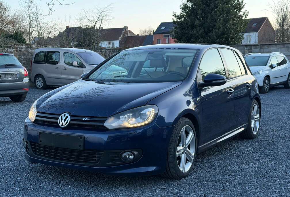 Volkswagen Golf 1.6 TDi R-LINE / BI-XENON / CUiR BEIGE /