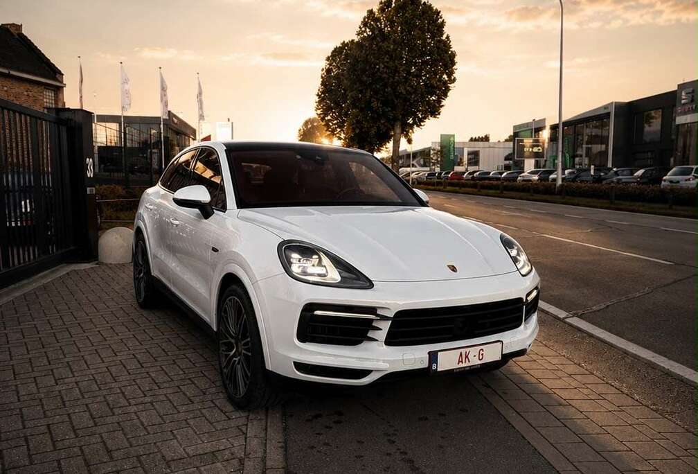 Porsche 3.0i V6 PHEV Tiptronic S Platinum  Marge Wagen